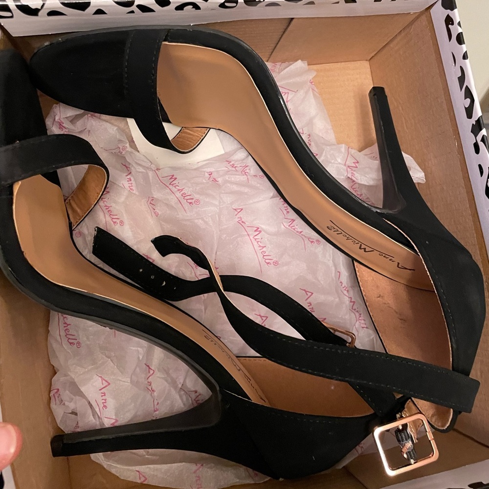 Women’s black heels